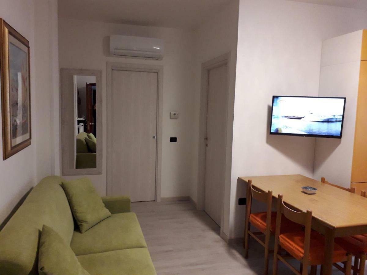 סוטומרינה Appartamento Al Mare Lorella מראה חיצוני תמונה